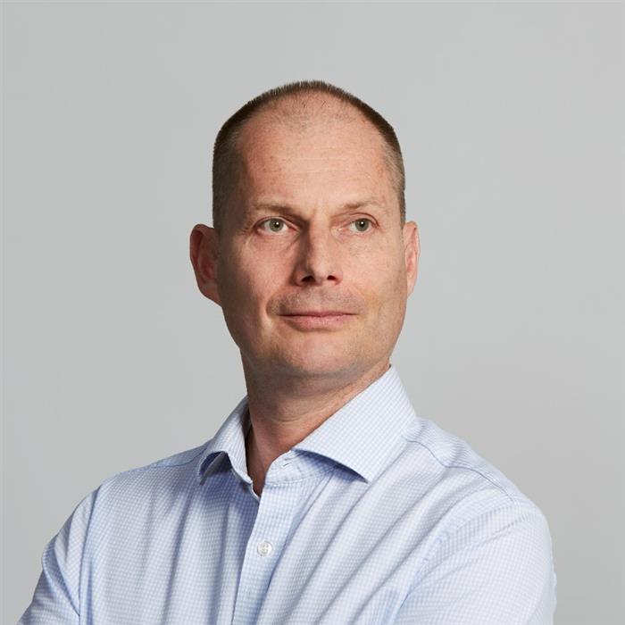 Mr. Alistair  Milnes