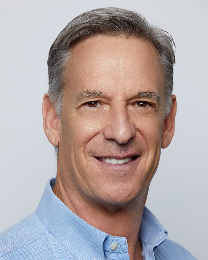 Stephen J Luczo
