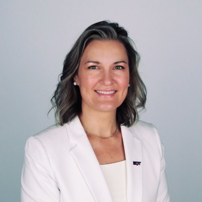 Sarah  Fenton net worth and biography