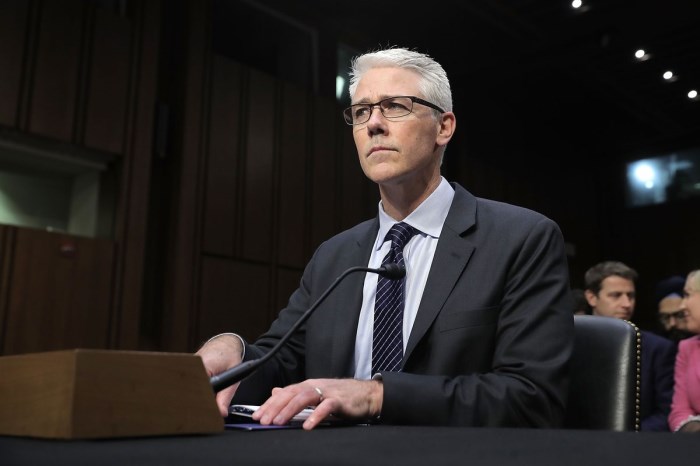 Colin Stretch Net Worth, Biography, and Insider Trading