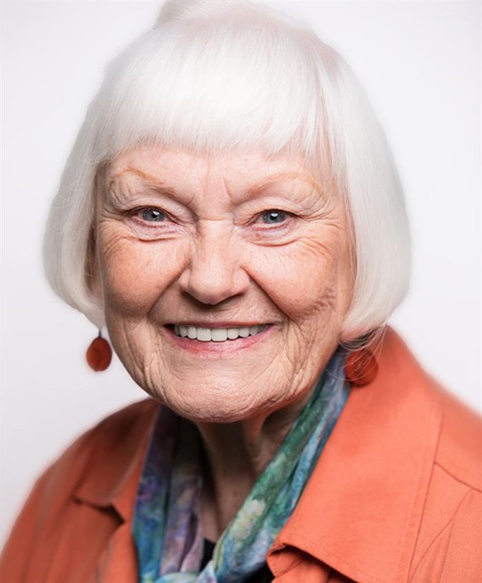Dee Ann  Mcintyre net worth and biography