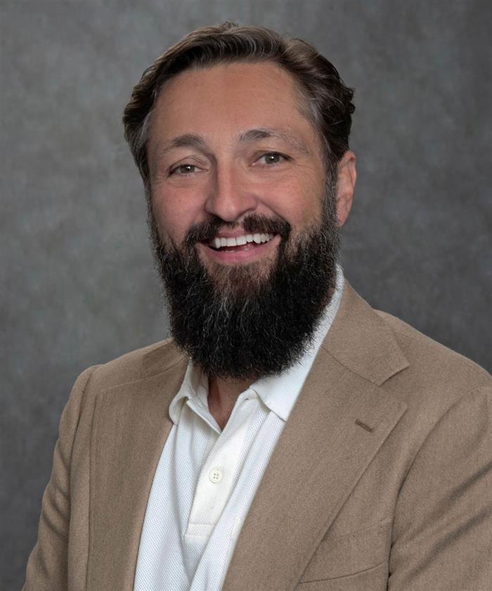 Oliver  Tuszik net worth and biography