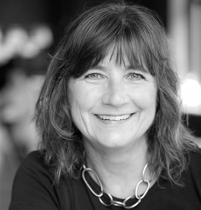 Andrea Lee  Cunningham net worth and biography