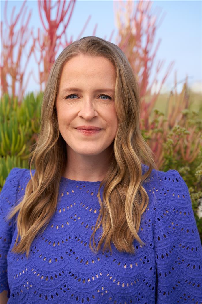 Katherine  Barton net worth and biography