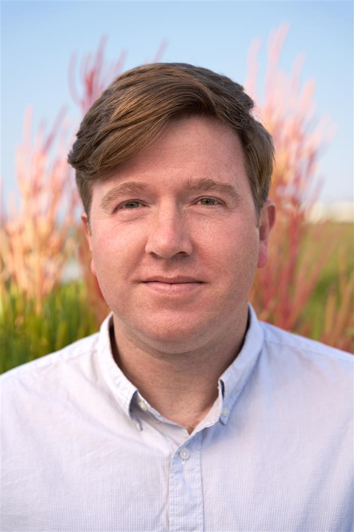 Mr. Thomas  Sternweis