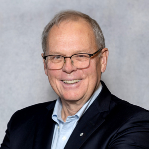 H. Sanford  Riley net worth and biography